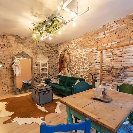 Accommodation At The Folklore Apartment Bratislava Exteriör bild