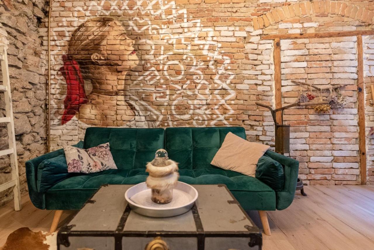 Accommodation At The Folklore Apartment Bratislava Exteriör bild