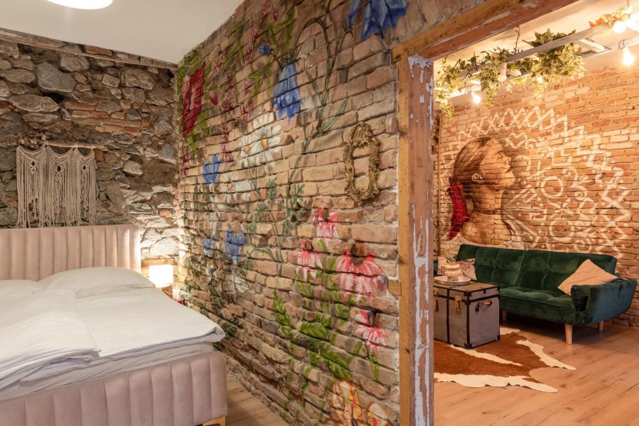 Accommodation At The Folklore Apartment Bratislava Exteriör bild