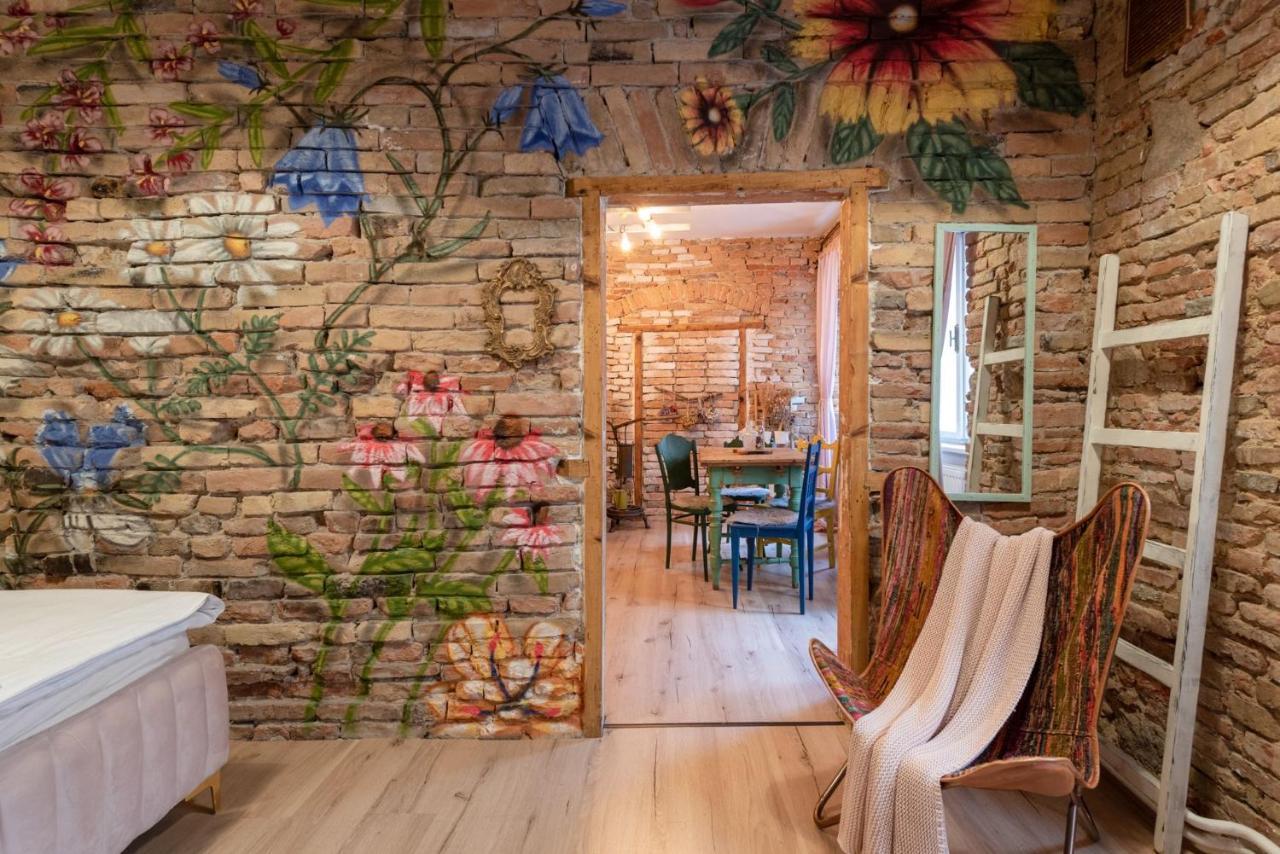 Accommodation At The Folklore Apartment Bratislava Exteriör bild