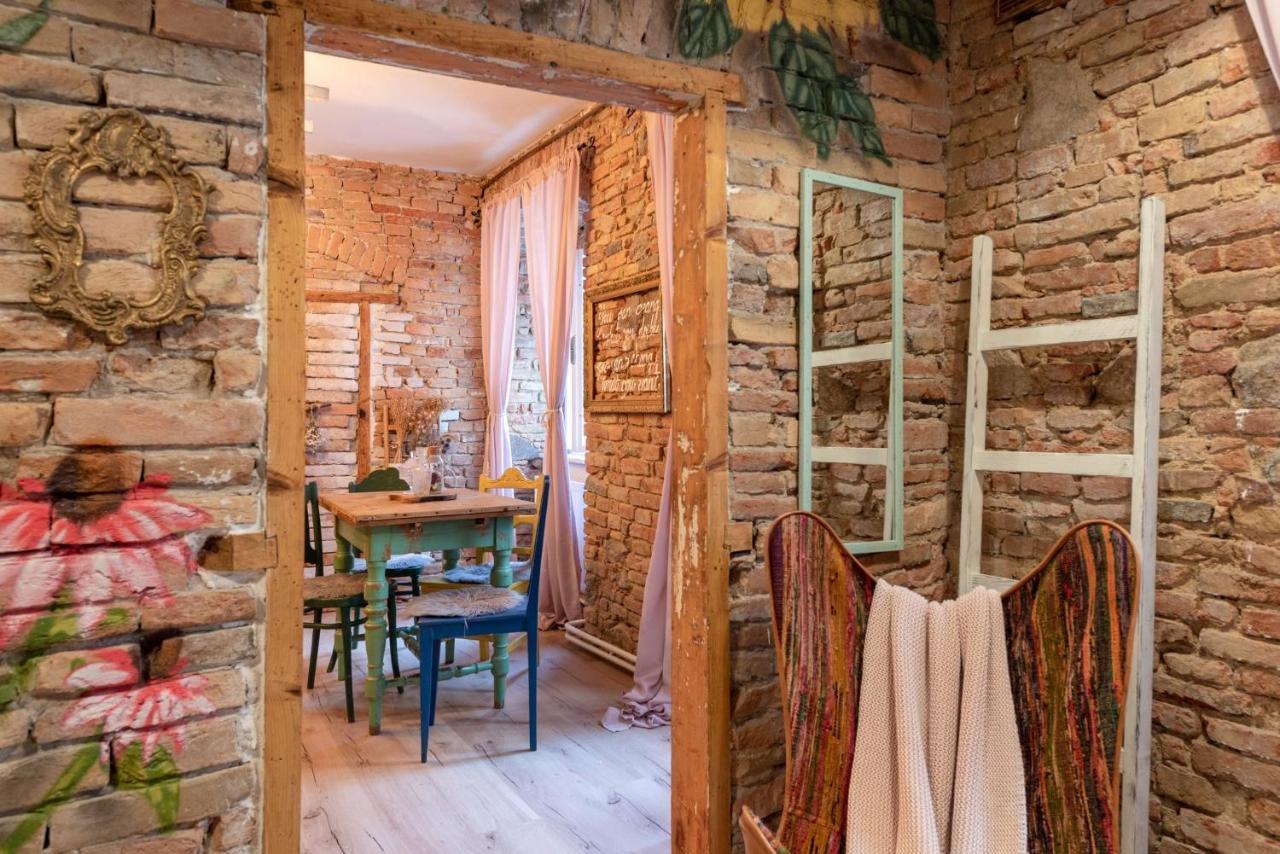 Accommodation At The Folklore Apartment Bratislava Exteriör bild