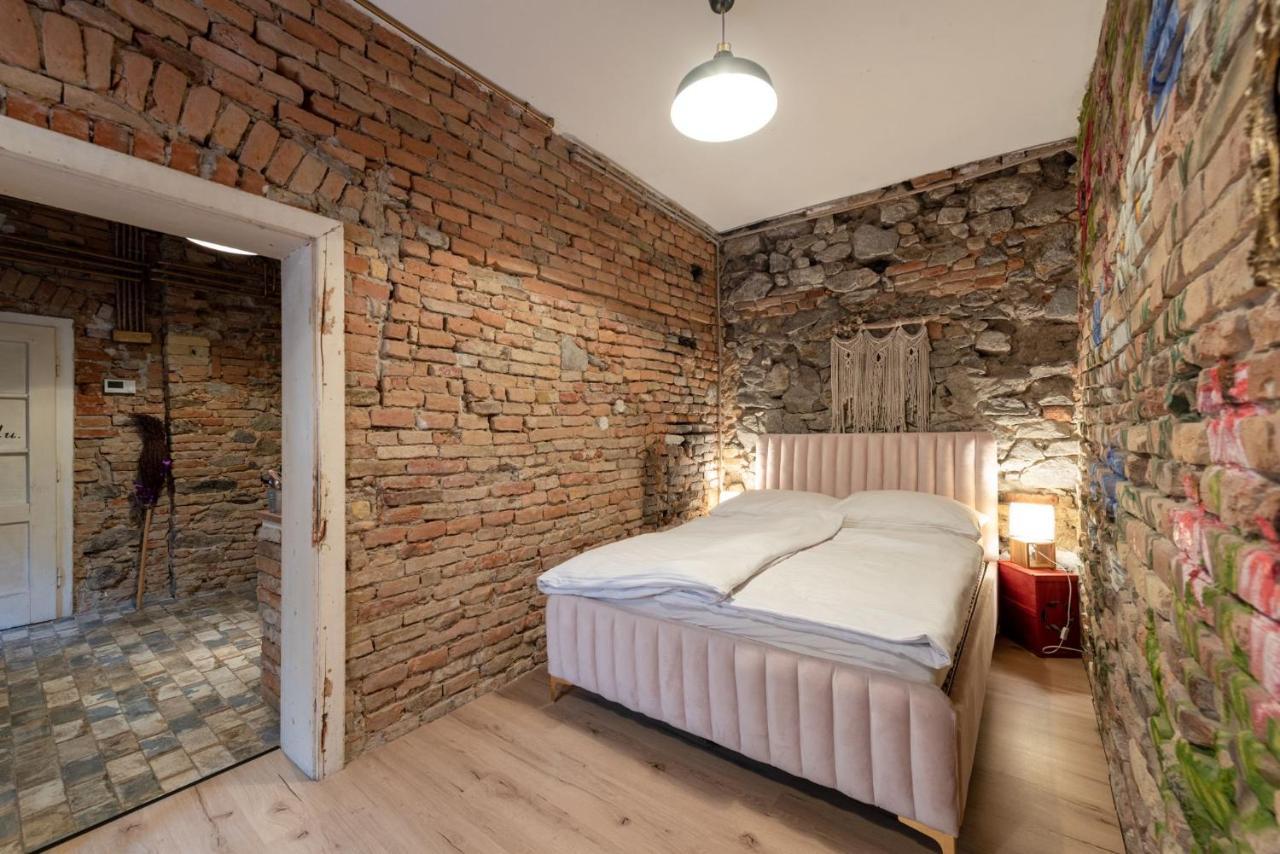 Accommodation At The Folklore Apartment Bratislava Exteriör bild