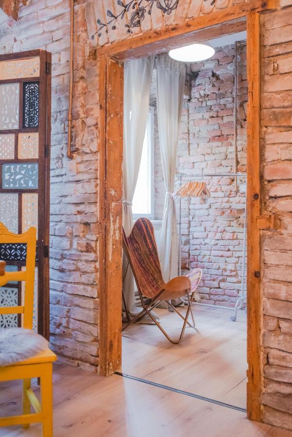 Accommodation At The Folklore Apartment Bratislava Exteriör bild