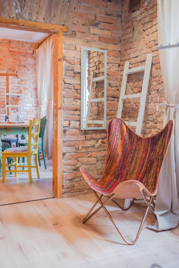 Accommodation At The Folklore Apartment Bratislava Exteriör bild